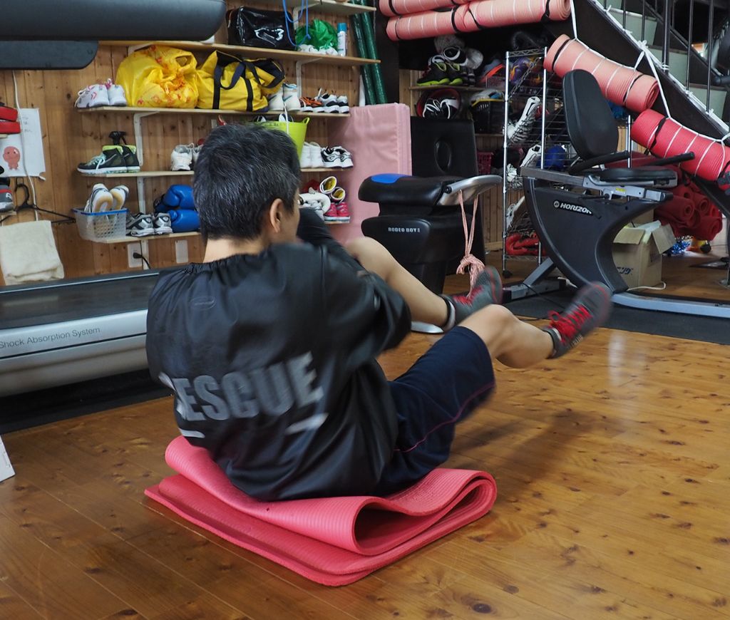 元プロが再びジムでトレーニング